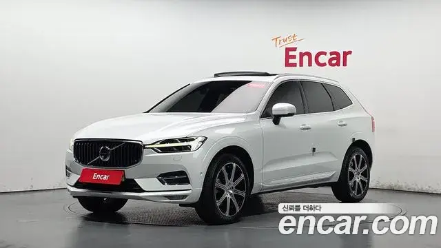 Volvo XC60 2018 — ფოტო 34/36