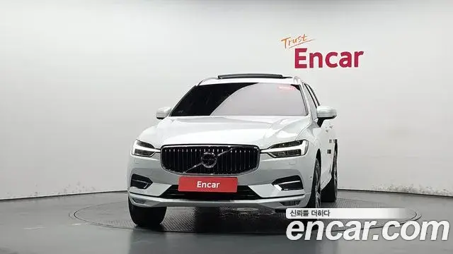 Volvo XC60 2018 — ფოტო 12/36