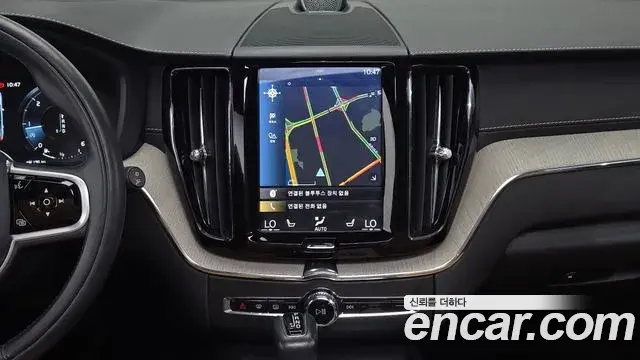 Volvo XC60 2018 — ფოტო 4/36