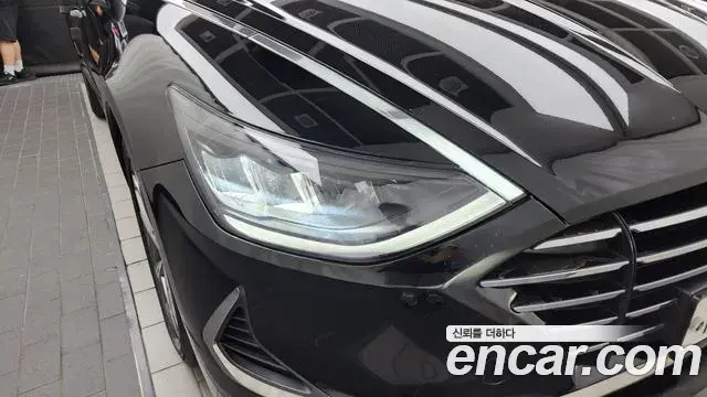 Hyundai Sonata Hybrid 2019 — Photo 7/32