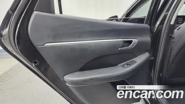 Hyundai Sonata Hybrid 2019 — Photo 30/32