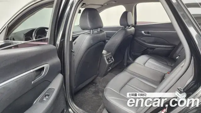 Hyundai Sonata Hybrid 2019 — Photo 28/32