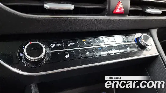 Hyundai Sonata Hybrid 2019 — Photo 9/32