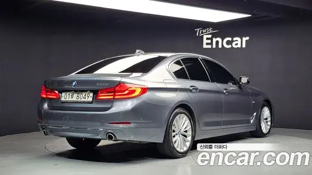 BMW 5 Series 2018 — Фото 2/20