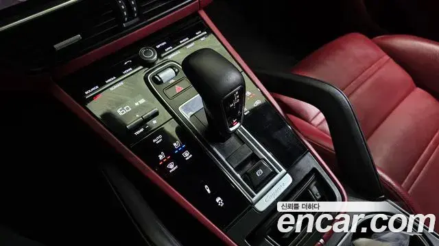 Porsche Cayenne 2023 — Şəkil 16/38