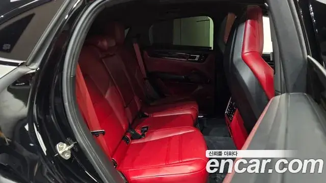 Porsche Cayenne 2023 — Şəkil 19/38
