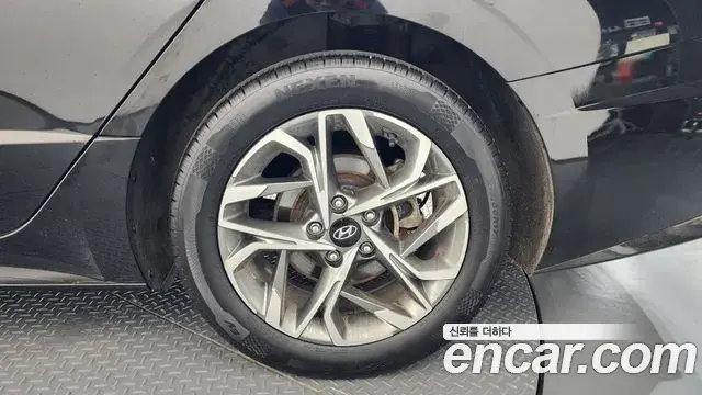 Hyundai Sonata Hybrid 2022 — Photo 33/34
