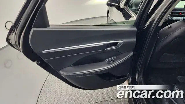Hyundai Sonata Hybrid 2022 — Photo 16/34