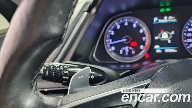 Hyundai Sonata Hybrid 2022 — Photo 17/34