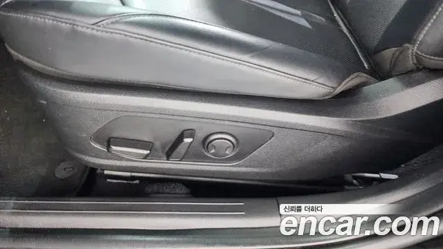Hyundai Sonata Hybrid 2022 — Photo 29/34