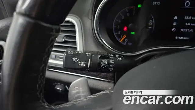 Jeep Grand Cherokee 2021 — Photo 30/32