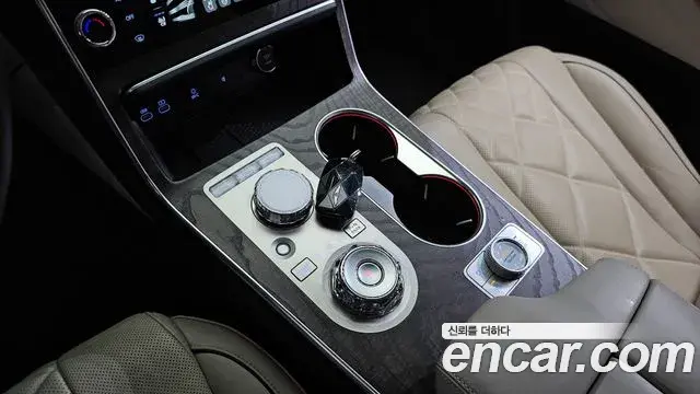 Genesis GV80 2023 — Фото 9/20