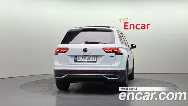 Volkswagen Tiguan 2022 — Photo 12/33