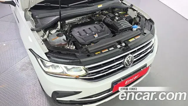 Volkswagen Tiguan 2022 — Photo 23/33