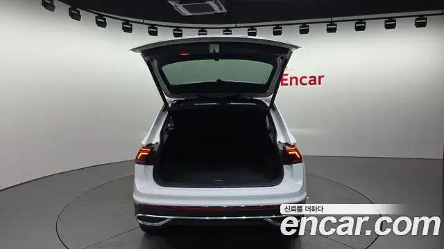 Volkswagen Tiguan 2022 — Photo 6/33