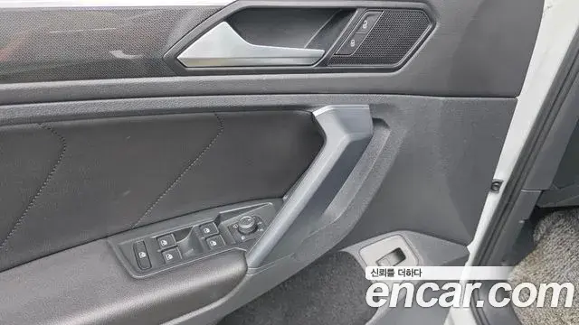Volkswagen Tiguan 2022 — Photo 1/33