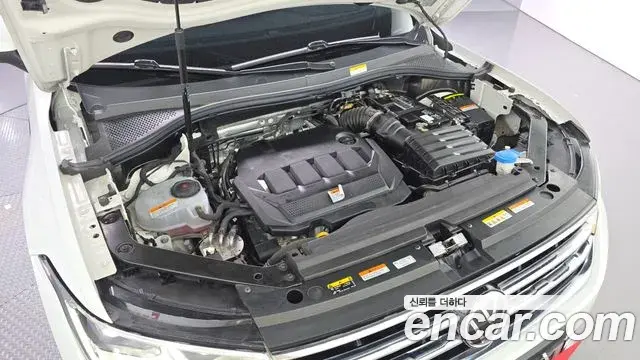 Volkswagen Tiguan 2022 — Photo 15/33