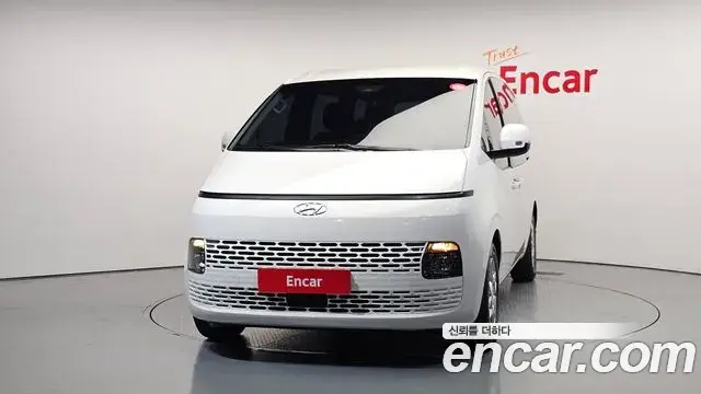 Hyundai Staria 2023 — Фото 3/20