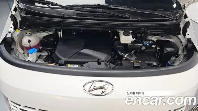 Hyundai Staria 2023 — Фото 6/20