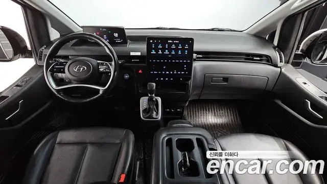 Hyundai Staria 2023 — Фото 7/20