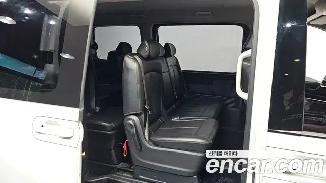 Hyundai Staria 2023 — Фото 12/20