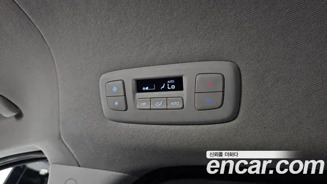 Hyundai Staria 2023 — Фото 19/20