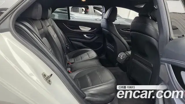 Mercedes-Benz AMG GT 2019 — Şəkil 18/31