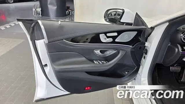 Mercedes-Benz AMG GT 2019 — Şəkil 30/31