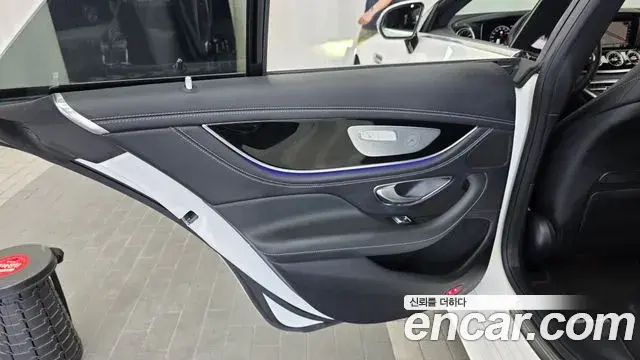 Mercedes-Benz AMG GT 2019 — Şəkil 17/31
