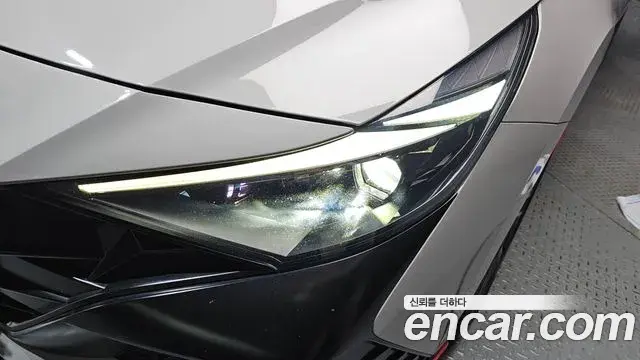 Hyundai The New Avante Hybrid 2022 — ფოტო 18/33
