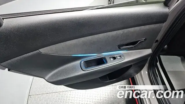 Hyundai The New Avante Hybrid 2022 — ფოტო 10/33