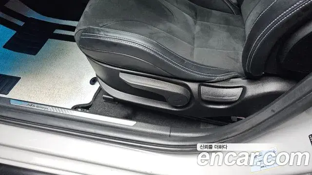 Hyundai The New Avante Hybrid 2022 — ფოტო 7/33