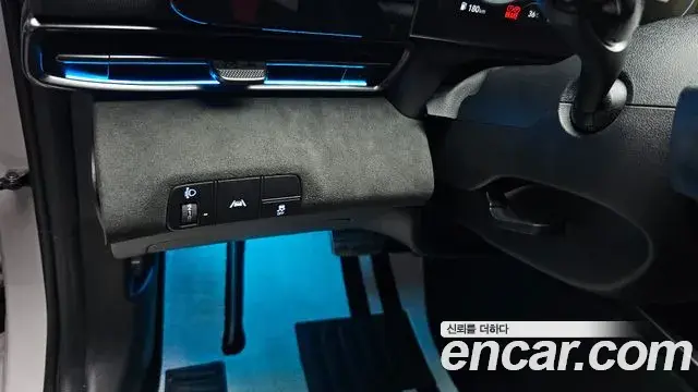 Hyundai The New Avante Hybrid 2022 — ფოტო 29/33