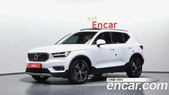 Volvo XC40 2020 — ფოტო 17/34