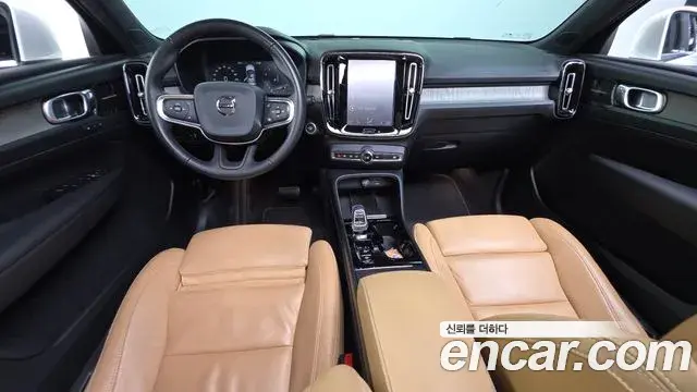 Volvo XC40 2020 — ფოტო 9/34