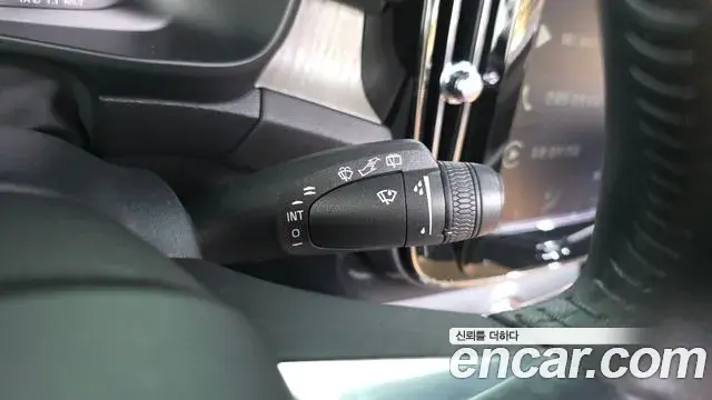 Volvo XC40 2020 — ფოტო 4/34