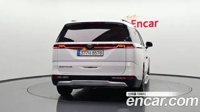 Kia Carnival 2021 — Фото 4/20
