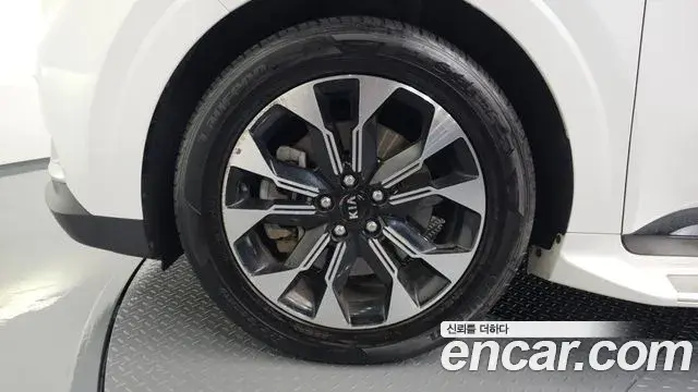 Kia Carnival 2021 — Фото 5/20