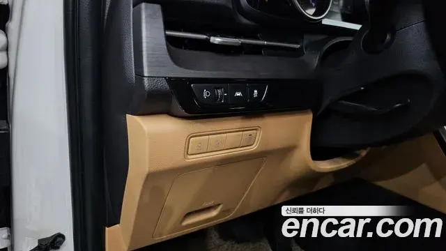 Kia Carnival 2021 — Фото 17/20