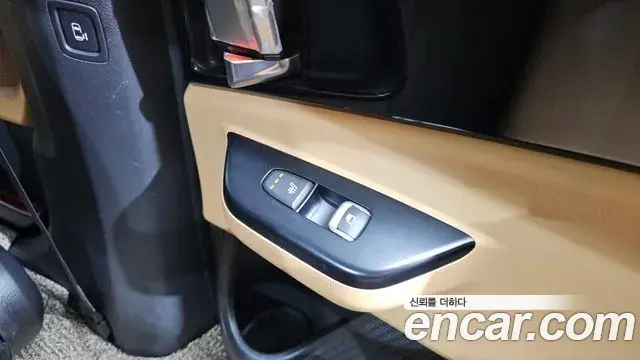 Kia Carnival 2021 — Фото 19/20