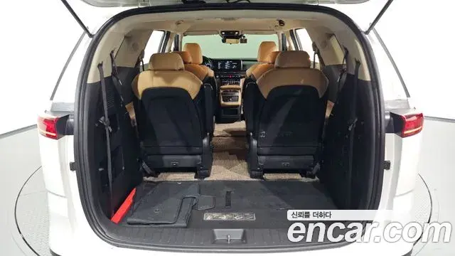 Kia Carnival 2021 — Фото 20/20