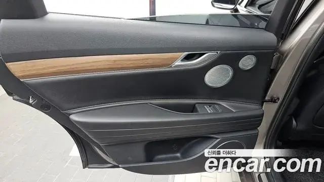 Genesis G80 2020 — Photo 15/35