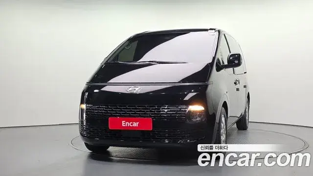 Hyundai Staria 2023 — Фото 3/20