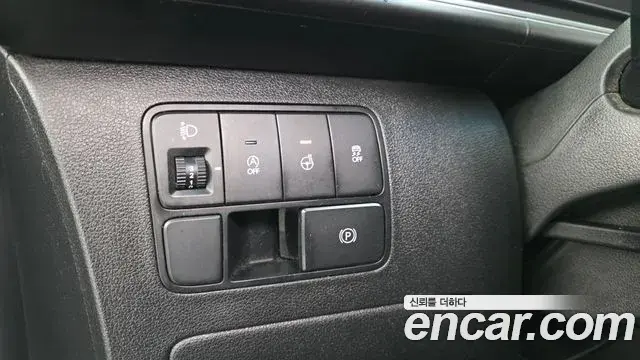 Hyundai Staria 2023 — Фото 13/20