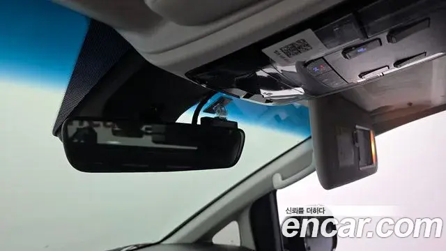 Hyundai Staria 2023 — Фото 15/20
