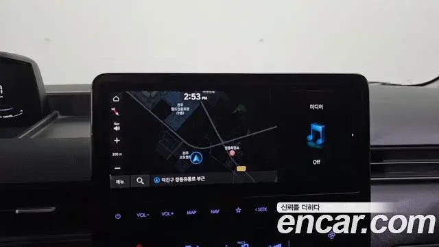Hyundai Staria 2023 — Фото 16/20