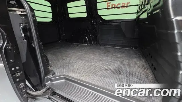 Hyundai Staria 2023 — Фото 19/20