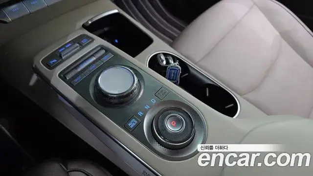 Genesis GV70 2021 — Photo 13/35