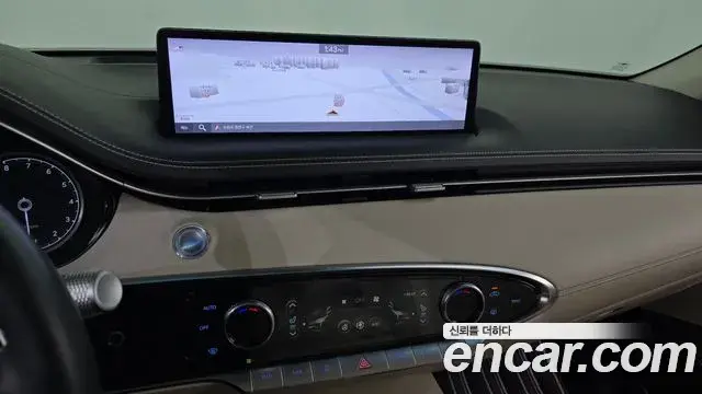 Genesis GV70 2021 — Photo 24/35