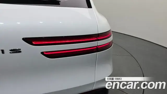Genesis GV70 2021 — Photo 16/35